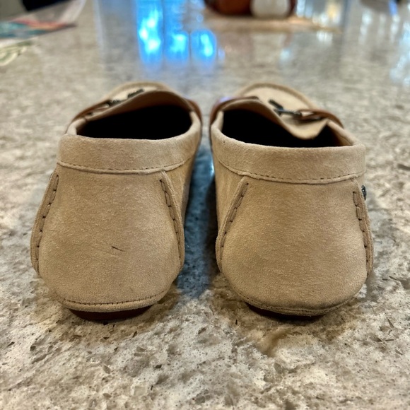 SZ 8 UGG Aven cream suede driving loafers - Picture 2 of 9